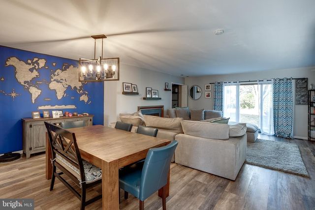 3 CROFTON CMNS, Cherry Hill, NJ 08034