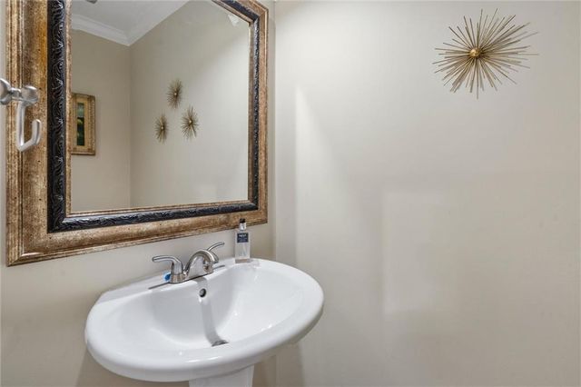 8409 Rosehill Road, Lenexa, KS 66215