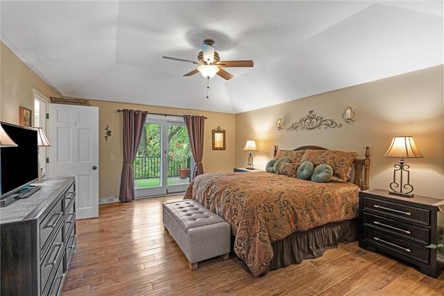 8409 Rosehill Road, Lenexa, KS 66215