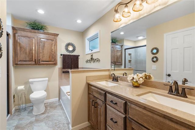 8409 Rosehill Road, Lenexa, KS 66215