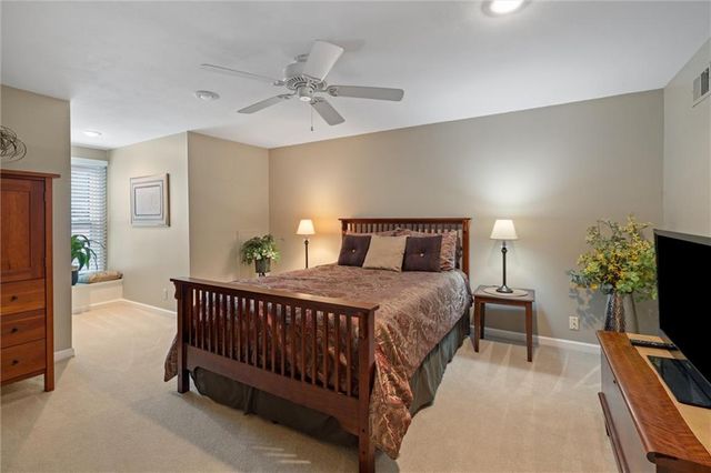 8409 Rosehill Road, Lenexa, KS 66215