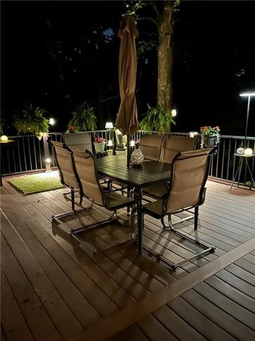 8409 Rosehill Road, Lenexa, KS 66215