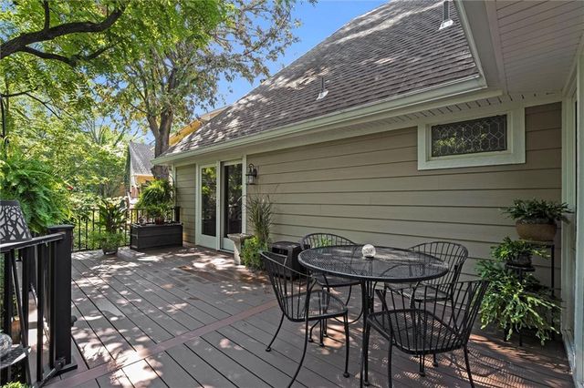 8409 Rosehill Road, Lenexa, KS 66215