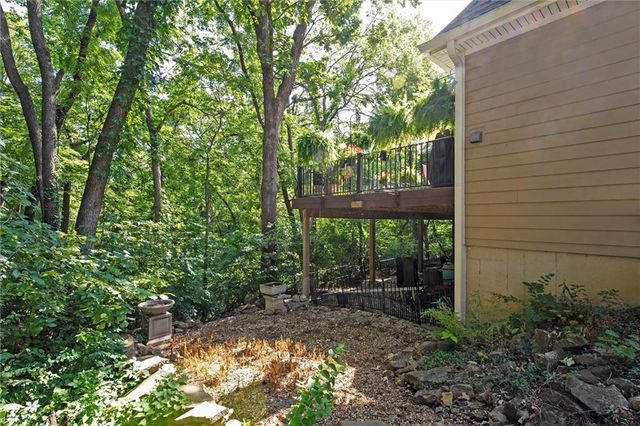 8409 Rosehill Road, Lenexa, KS 66215