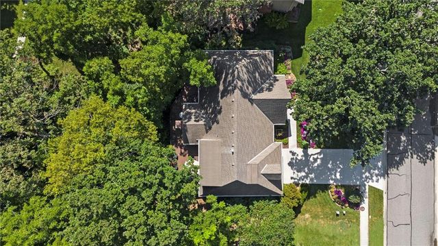 8409 Rosehill Road, Lenexa, KS 66215