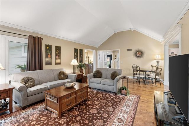 8409 Rosehill Road, Lenexa, KS 66215