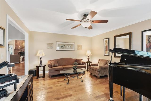 8409 Rosehill Road, Lenexa, KS 66215