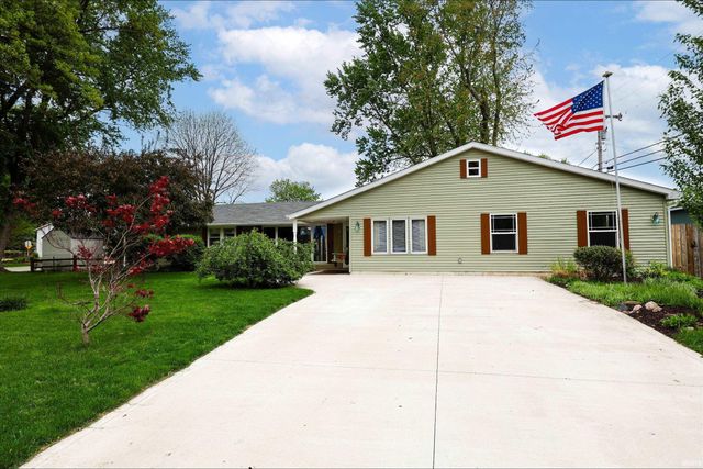 1305 Berwick Lane, New Haven, IN 46774