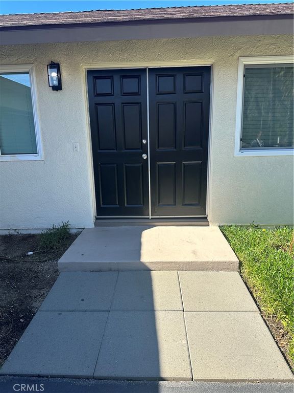 13879 Gavina Ave, Sylmar, CA 91342