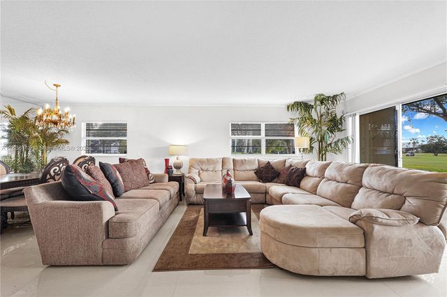 12650 SW 6th St 101K, Pembroke Pines, FL 33027