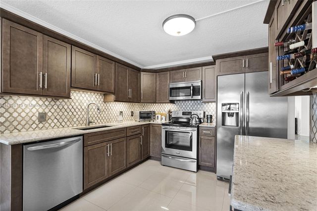 12650 SW 6th St 101K, Pembroke Pines, FL 33027