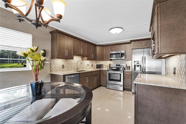 12650 SW 6th St 101K, Pembroke Pines, FL 33027