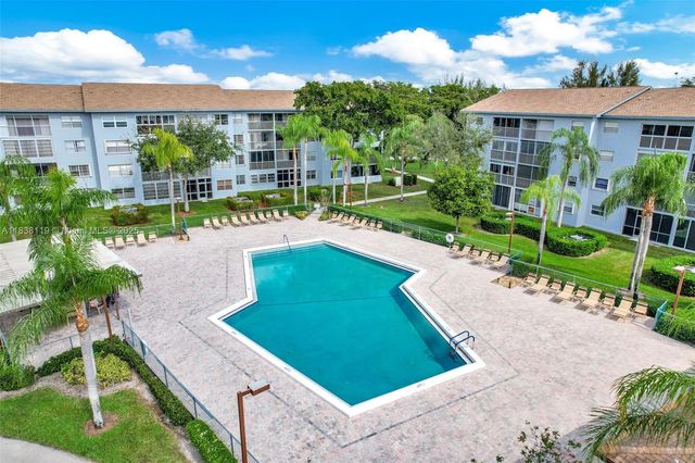 12650 SW 6th St 101K, Pembroke Pines, FL 33027