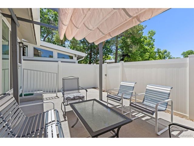 7161 S Vine Cir, Centennial, CO 80122