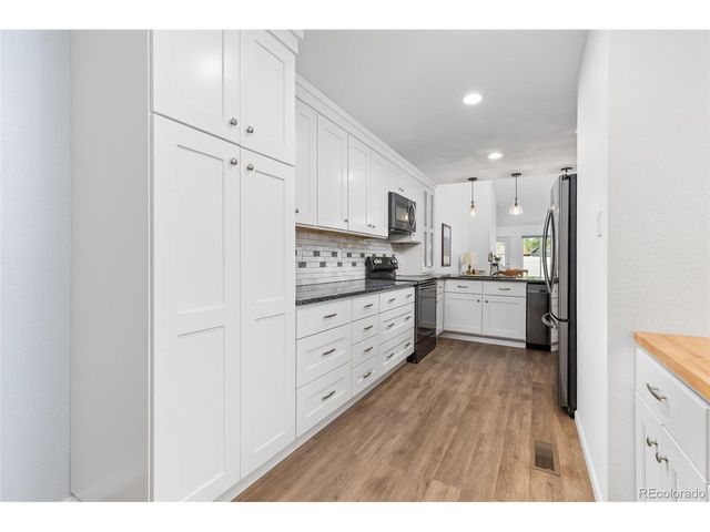 7161 S Vine Cir, Centennial, CO 80122
