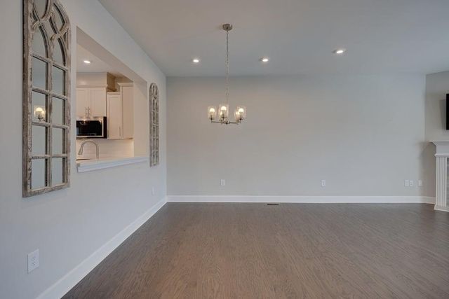 327 Hudson Way, Woodstock, GA 30189