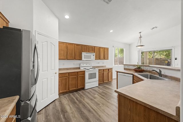 4255 E Cherry Hills Drive, Chandler, AZ 85249
