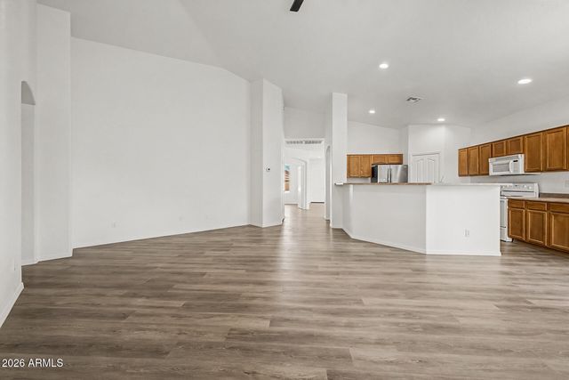 4255 E Cherry Hills Drive, Chandler, AZ 85249