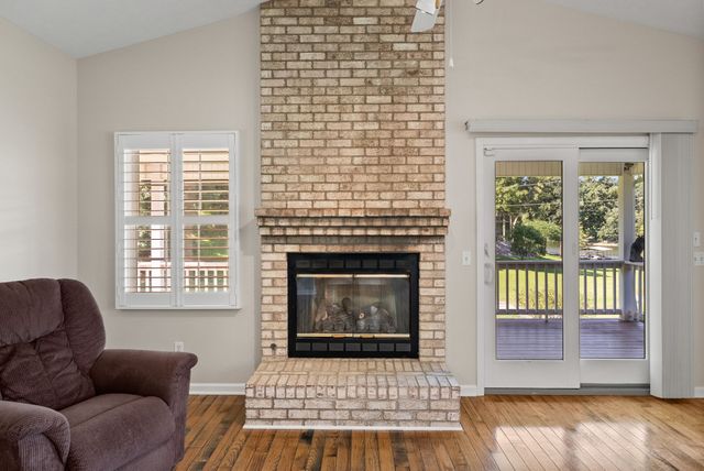 202 Partridge Pt, Cadiz, KY 42211