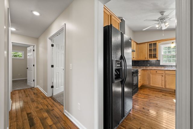 202 Partridge Pt, Cadiz, KY 42211