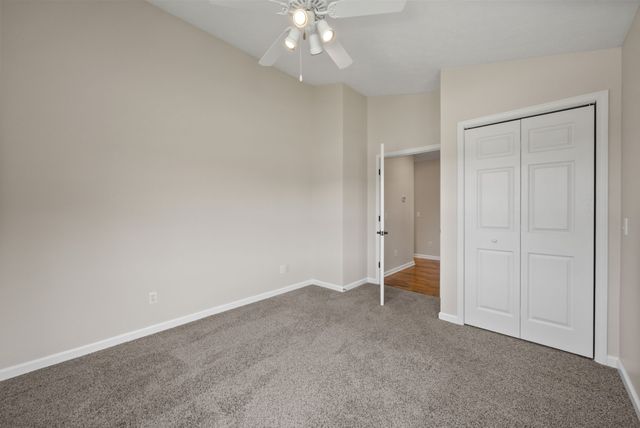 202 Partridge Pt, Cadiz, KY 42211