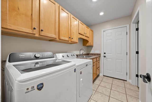 202 Partridge Pt, Cadiz, KY 42211