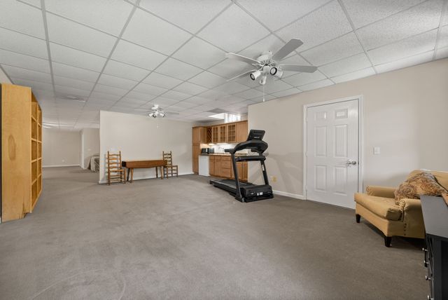 202 Partridge Pt, Cadiz, KY 42211