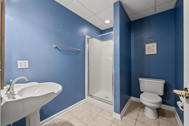 202 Partridge Pt, Cadiz, KY 42211