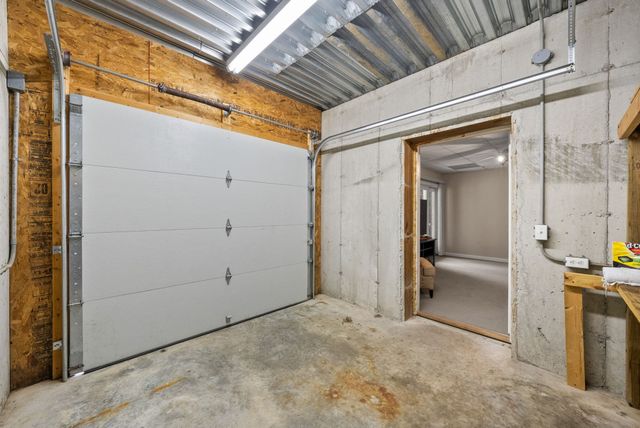 202 Partridge Pt, Cadiz, KY 42211