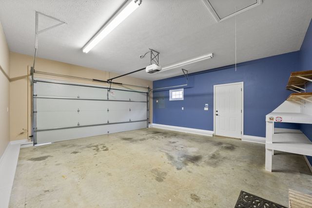 202 Partridge Pt, Cadiz, KY 42211