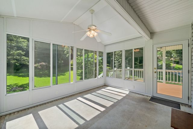 202 Partridge Pt, Cadiz, KY 42211