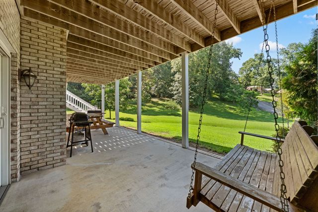 202 Partridge Pt, Cadiz, KY 42211