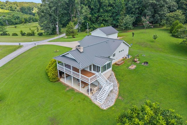 202 Partridge Pt, Cadiz, KY 42211
