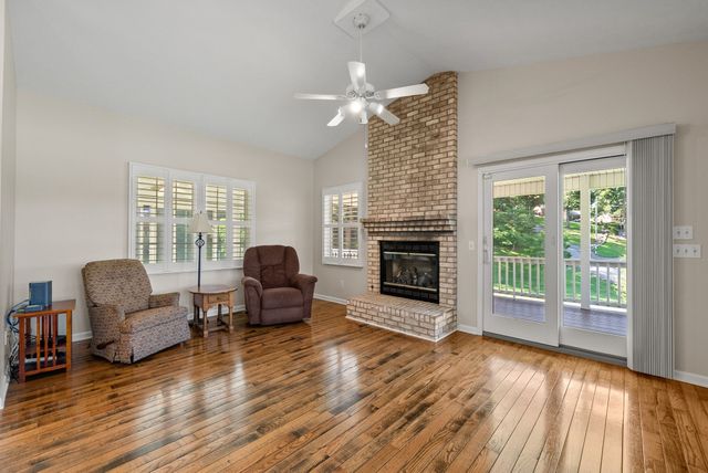 202 Partridge Pt, Cadiz, KY 42211