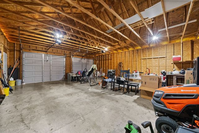 202 Partridge Pt, Cadiz, KY 42211