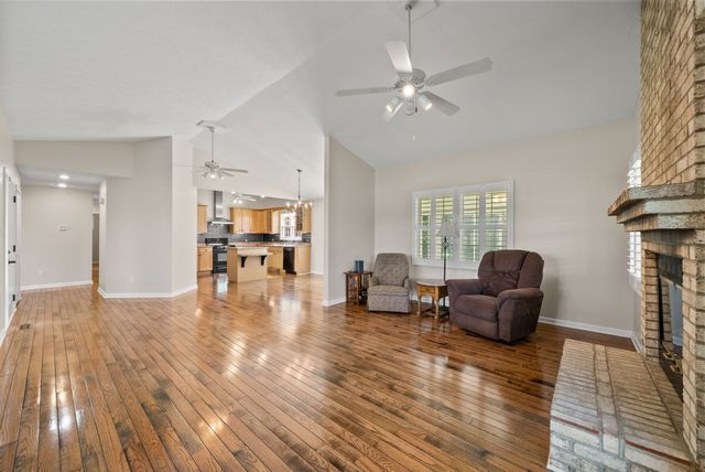 202 Partridge Pt, Cadiz, KY 42211