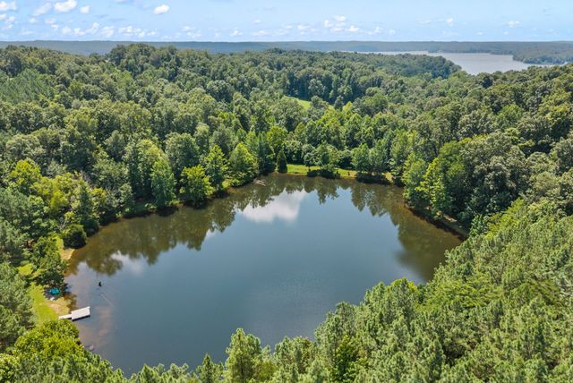 202 Partridge Pt, Cadiz, KY 42211