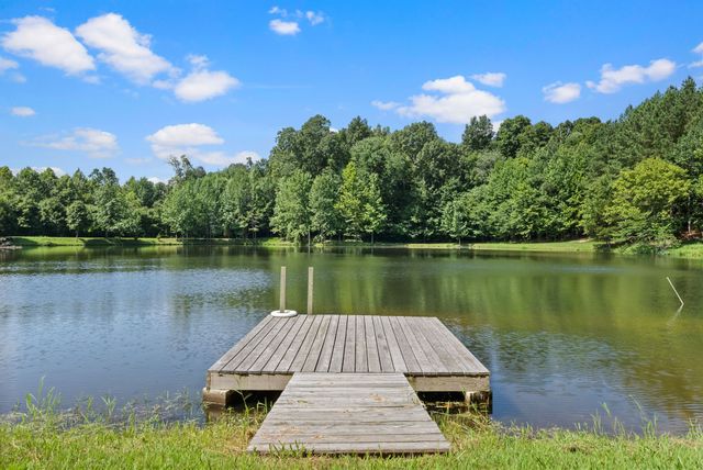 202 Partridge Pt, Cadiz, KY 42211