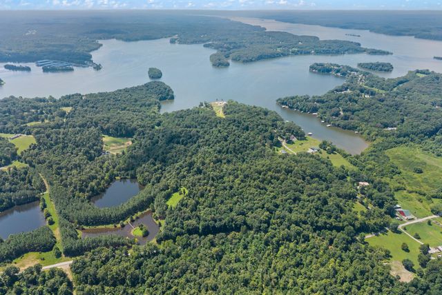 202 Partridge Pt, Cadiz, KY 42211