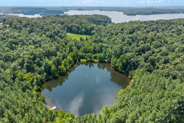 202 Partridge Pt, Cadiz, KY 42211