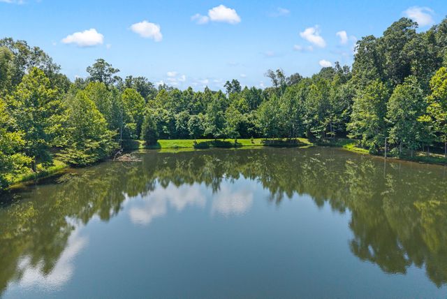 202 Partridge Pt, Cadiz, KY 42211