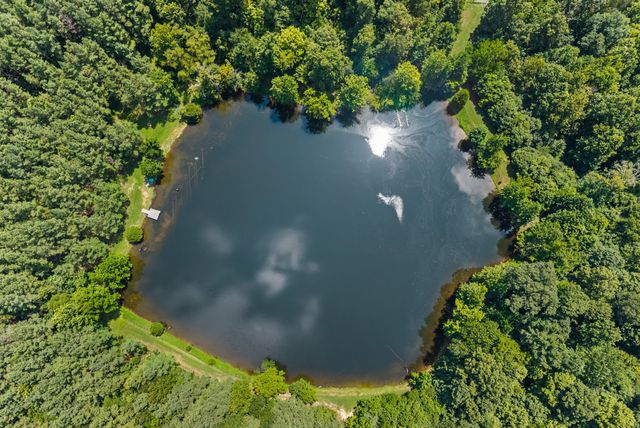 202 Partridge Pt, Cadiz, KY 42211