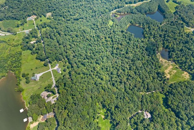 202 Partridge Pt, Cadiz, KY 42211