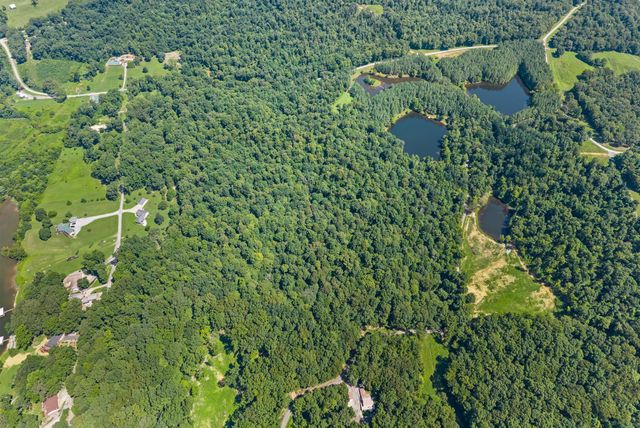 202 Partridge Pt, Cadiz, KY 42211