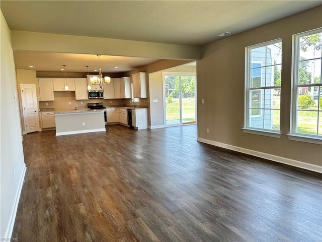 321 Station DR, Suffolk, VA 23434