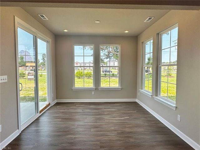 321 Station DR, Suffolk, VA 23434