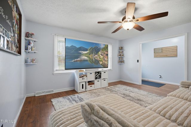 413 Fraley Avenue, Duffield, VA 24244