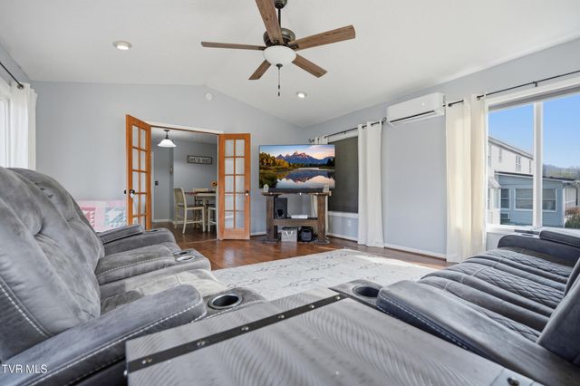 413 Fraley Avenue, Duffield, VA 24244