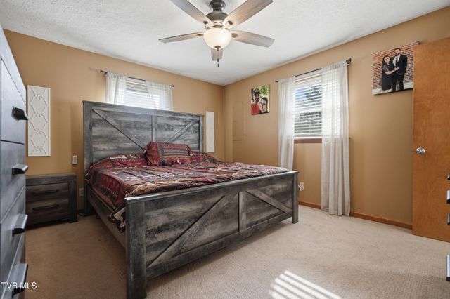 413 Fraley Avenue, Duffield, VA 24244