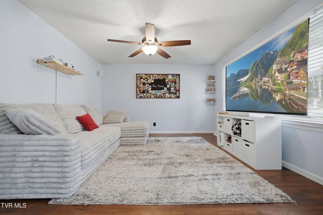 413 Fraley Avenue, Duffield, VA 24244